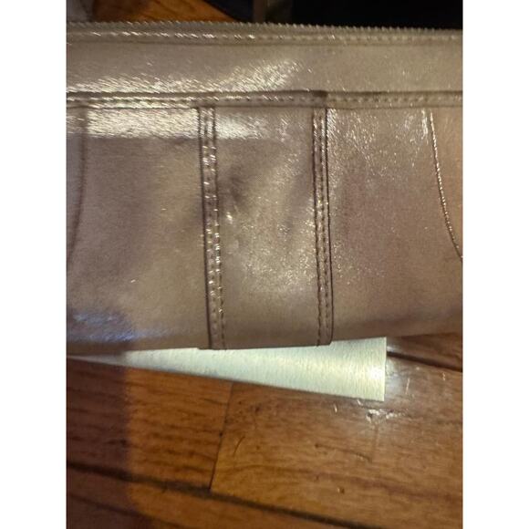 Coach Soho METALLIC GOLD Wallet (400 - Picture 4 of 6